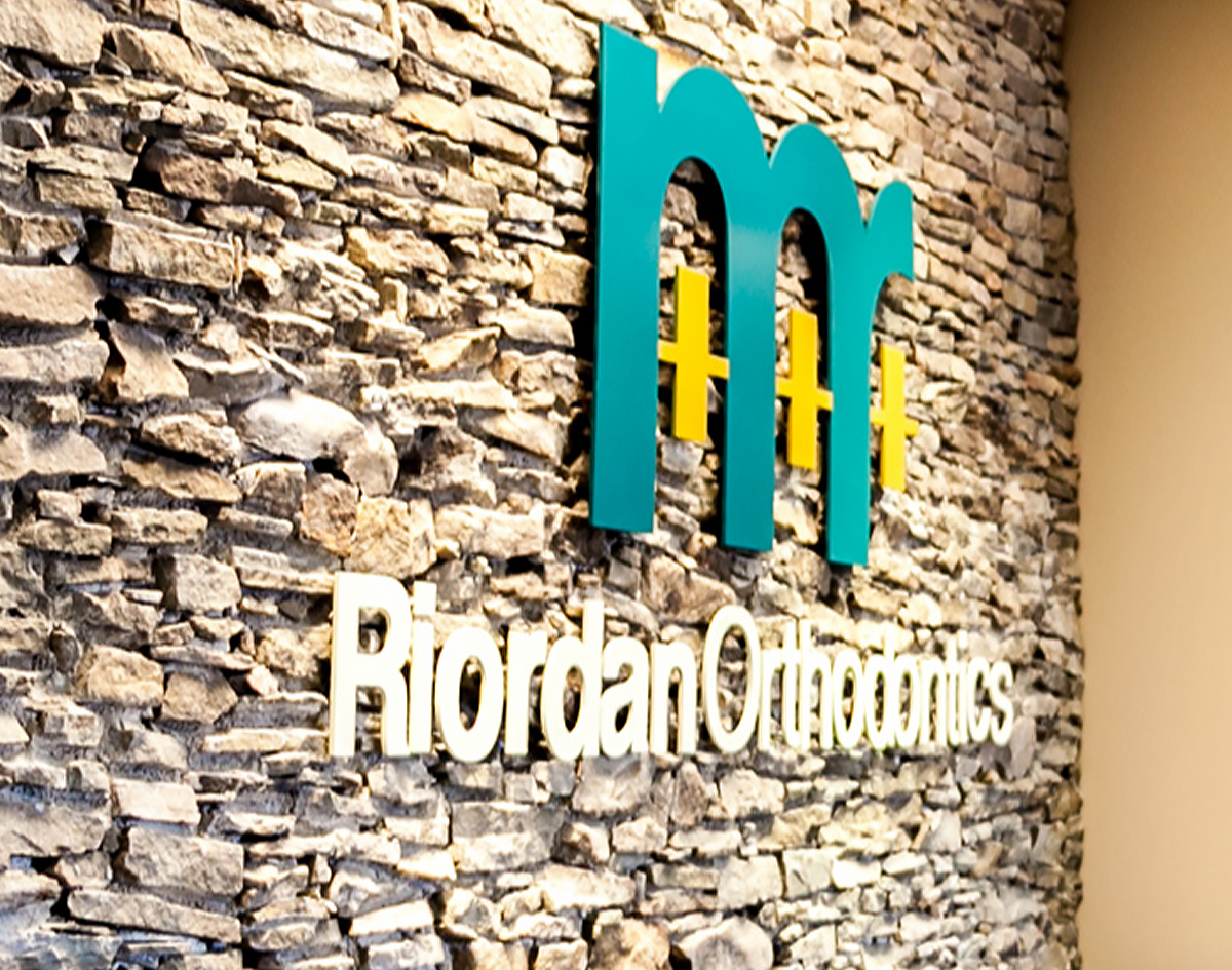 Michael-Riordan-Orthodontics-Lake-Wylie-Office-Sign